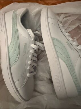 Puma White Sneakers with Mint Green Formstrip